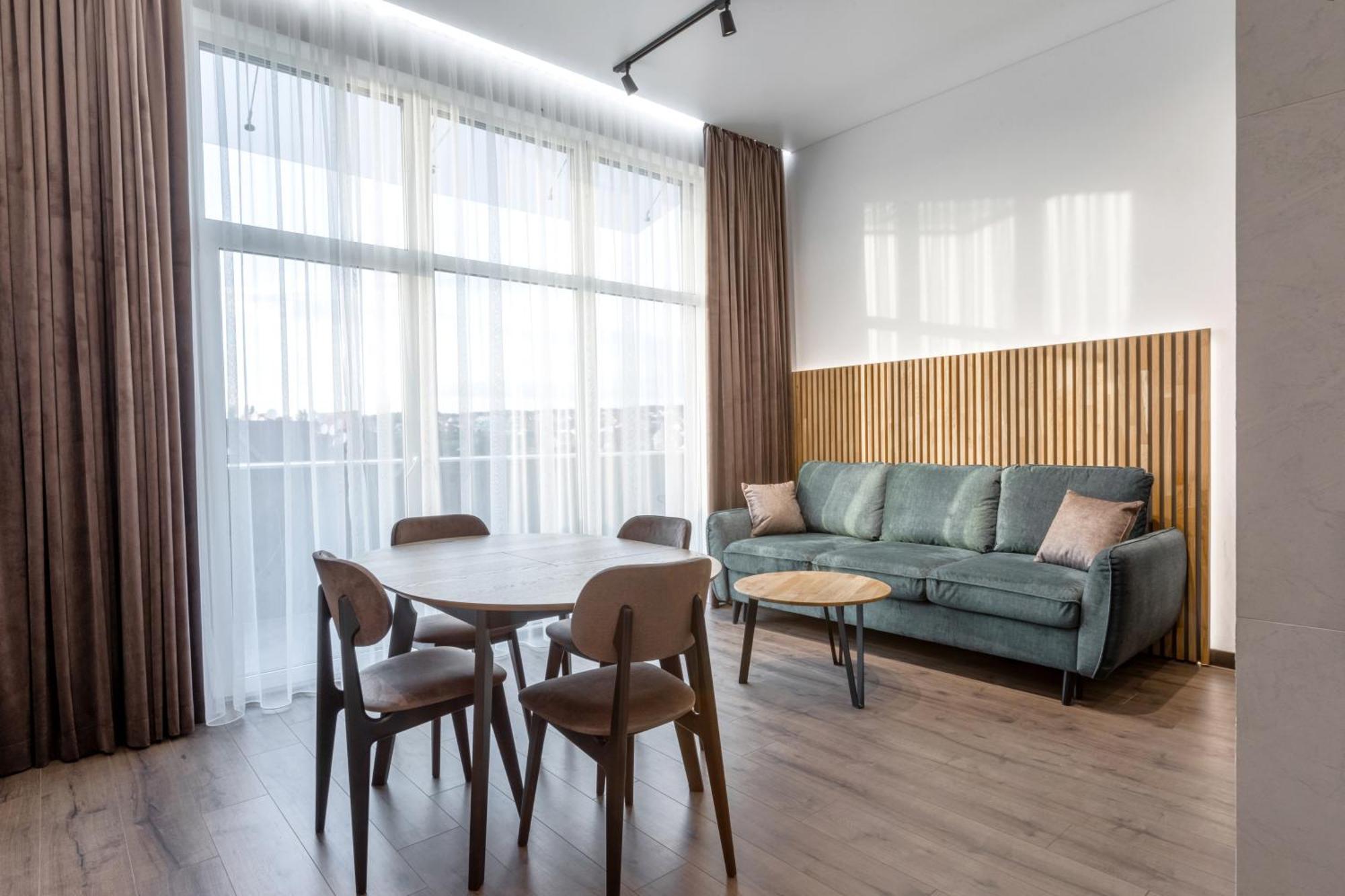 Apartel Uzhhorod Luaran gambar