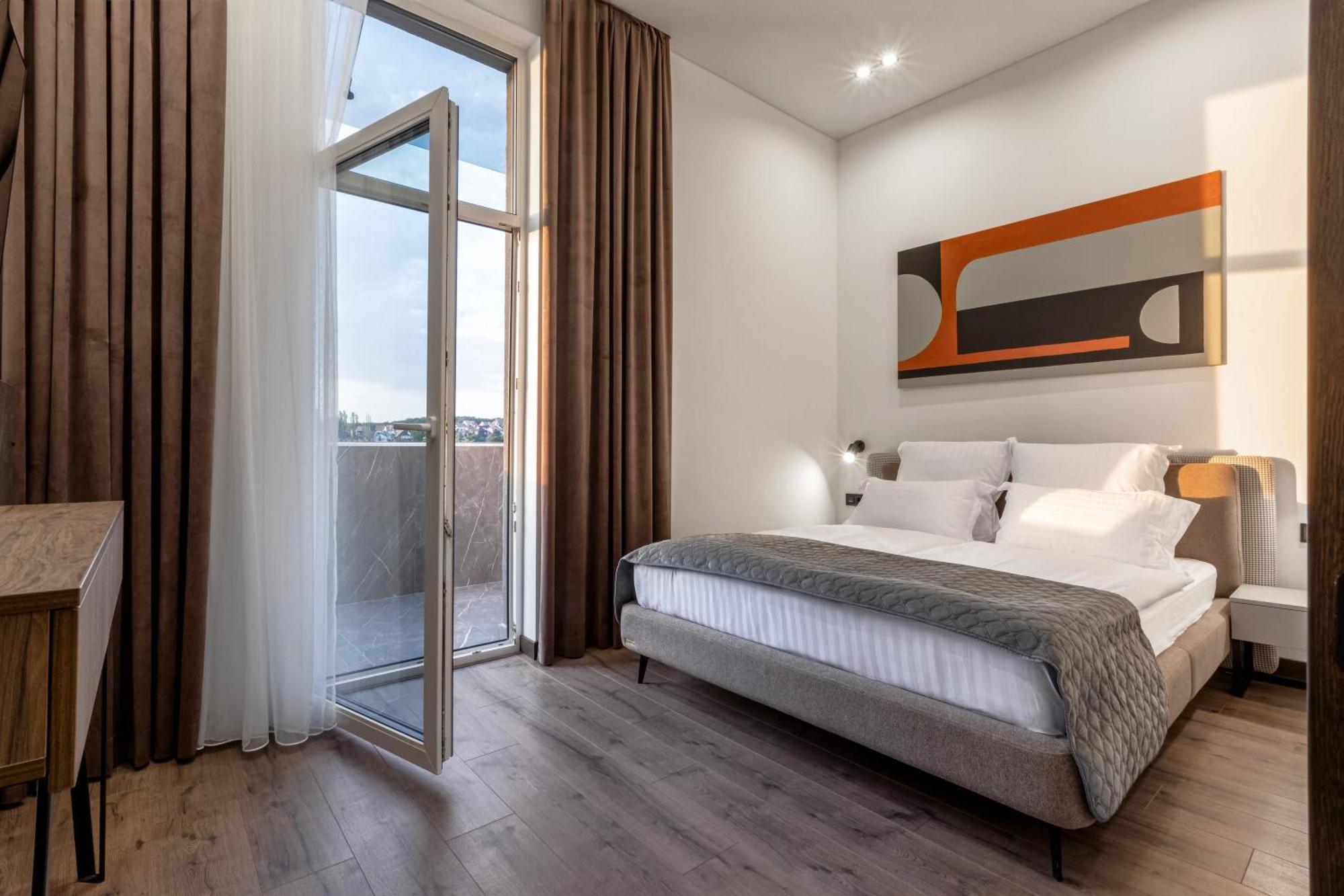 Apartel Uzhhorod Luaran gambar