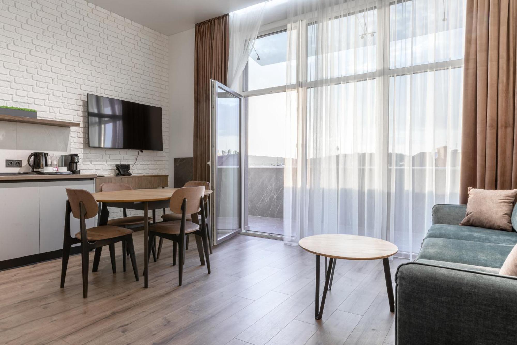 Apartel Uzhhorod Luaran gambar