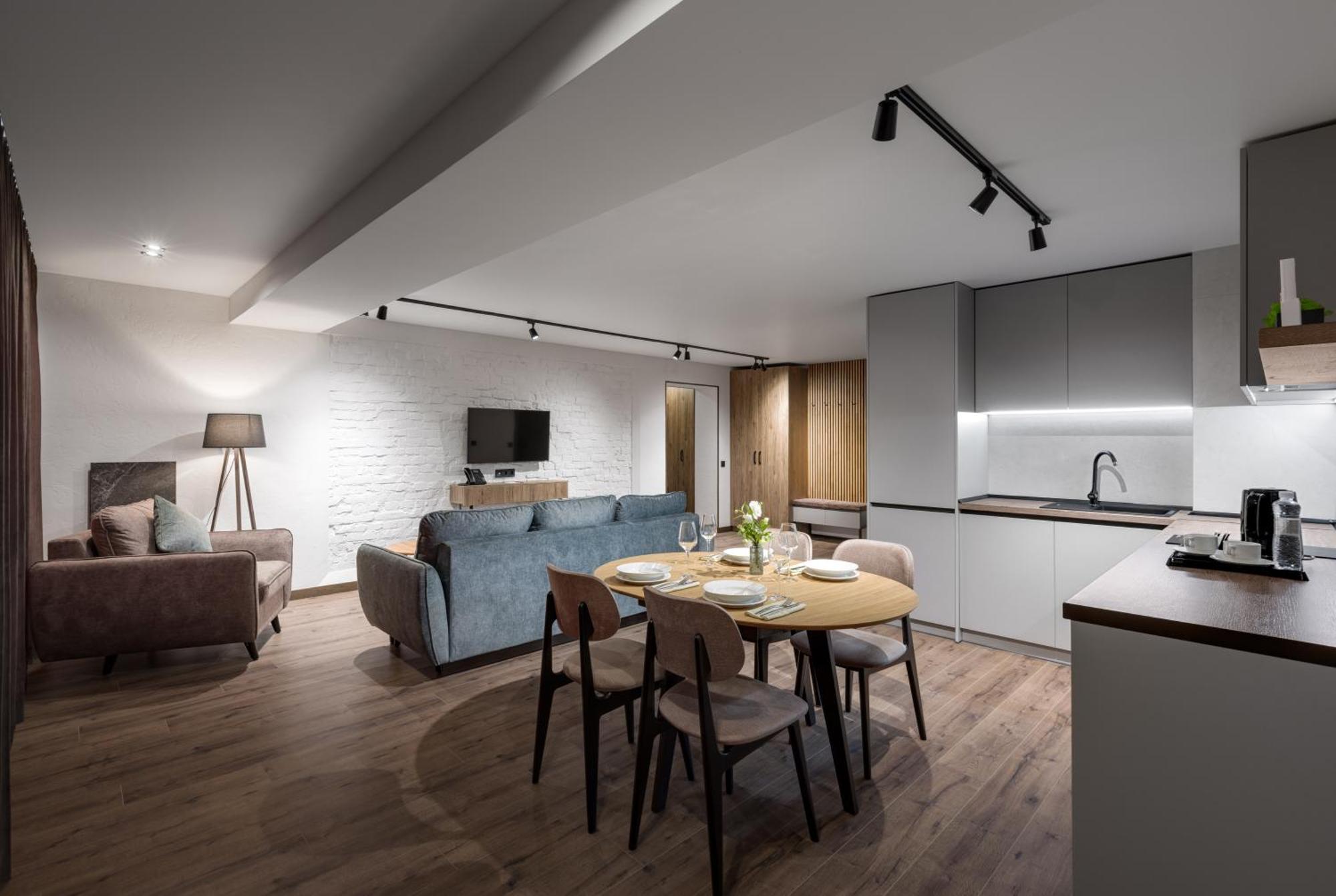 Apartel Uzhhorod Luaran gambar