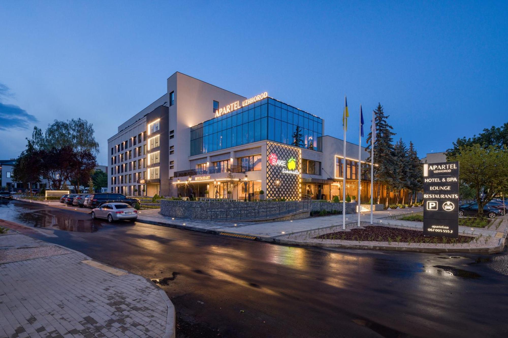 Apartel Uzhhorod Luaran gambar